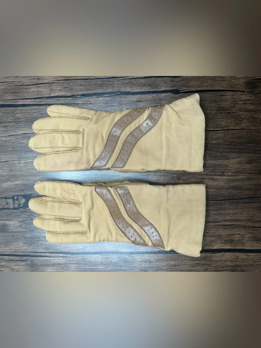 Vintage Women’s Brown Tan Sheer Energy Winter Gloves By Leggs